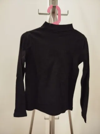 Camisola preta gola alta criança