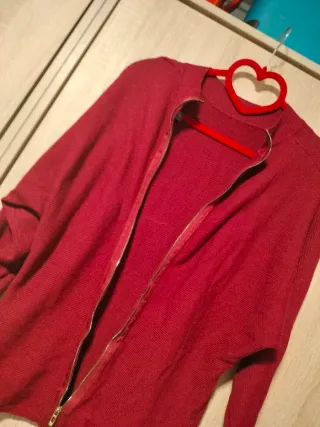 Jersey rojo granate con cremallera trasera sexy