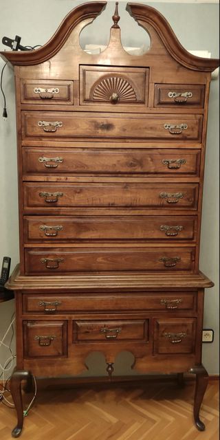 Cómoda alta madera maciza clásica