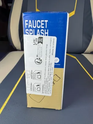 Testa rubinetto nero con accessori