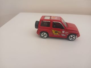 Carro Suzuki Vitara Bbugaro 1/43