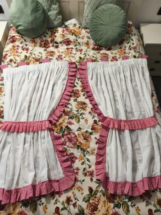 Cortinas de etamina con volantes