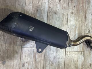 Línea Akrapovic Yamaha TMAX