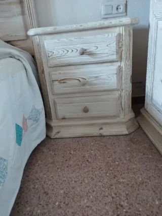 Dormitorio rústico madera maciza