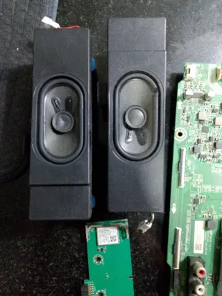 Placa Principal y Altavoces TV Hisense 65