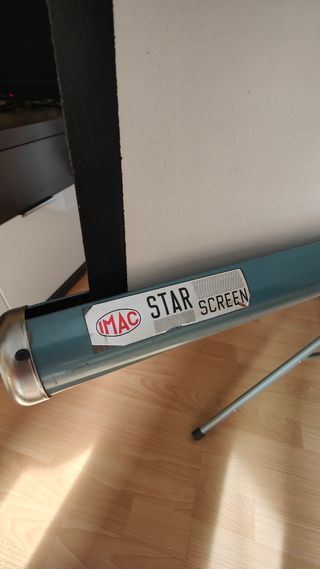 Pantalla Proyector STAR Enrollable Trípode