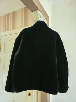 Abrigo Zara pelo negro talla S