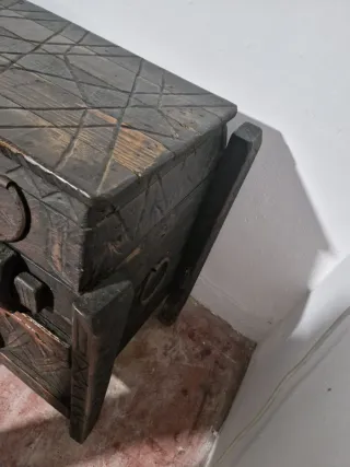 Arcón bereber antiguo tallado