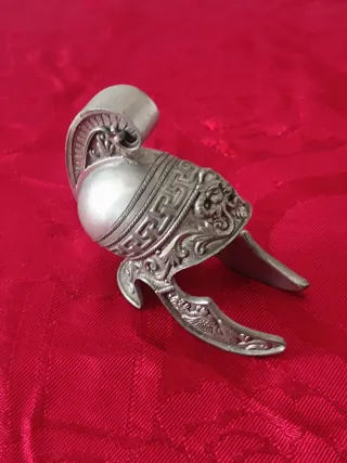 Conjunto 3 capacetes em miniatura em metal