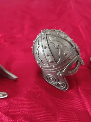 Conjunto 3 capacetes em miniatura em metal