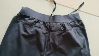 Pantalón Adidas gris