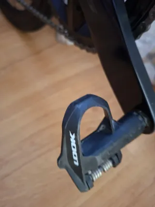 Bicicleta de carretera y dos juegos zapatilla 43