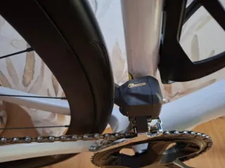 Bicicleta de carretera y dos juegos zapatilla 43