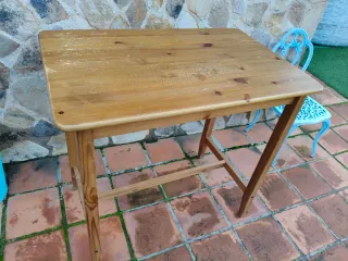 Mesa alta rústica de madera