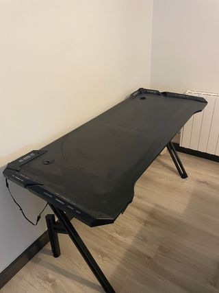Mesa de ordenador negra