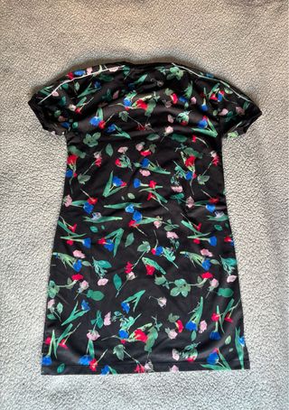 Vestido Adidas floral negro multicolor