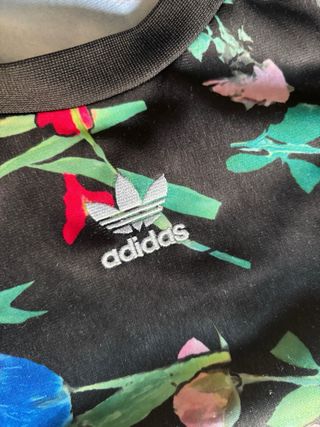 Vestido Adidas floral negro multicolor