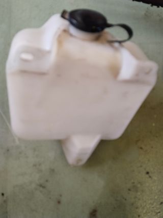 Deposito limpiaparabrisas Nissan Patrol