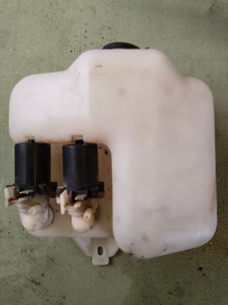 Deposito limpiaparabrisas Nissan Patrol