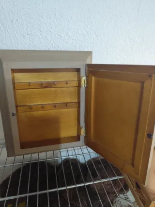 Cuadro para llaves de cerámica y madera