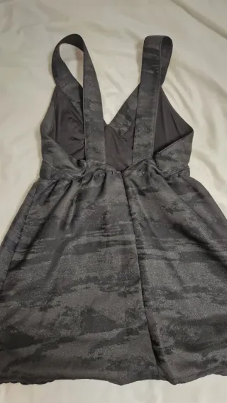 Vestido negro y gris con estampado