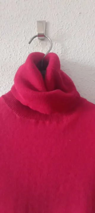 Jersey Bershka cuello alto talla M