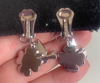 Pendientes Dior Paloma y Trébol plateados