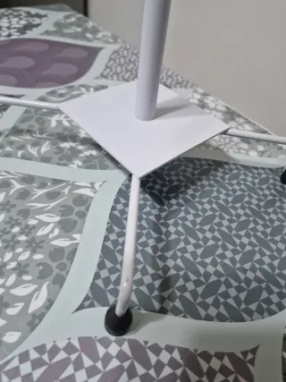 Espositore girevole bianco per gioielli