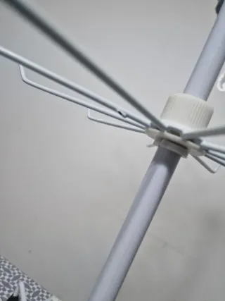 Espositore girevole bianco per gioielli