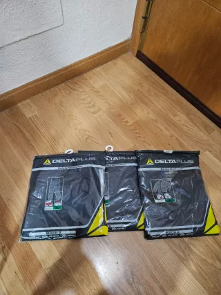 2 Pantalones y 1 Chaquetilla Trabajo XL