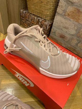 Zapatillas Nike Metcon 9 Talla 43 Beige/Rosa