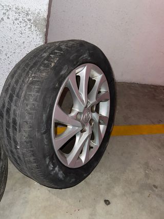 Llanta Toyota Auris Original