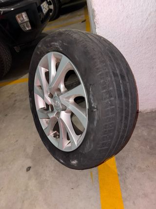 Llanta Toyota Auris Original
