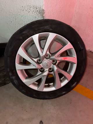 Llanta Toyota Auris Original