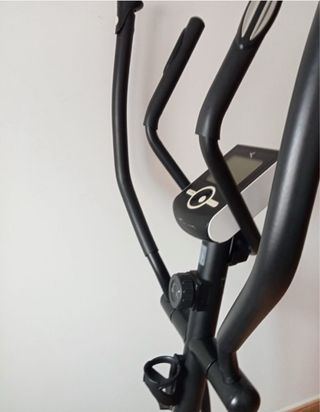 Bicicleta elíptica negra y blanca