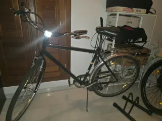 Bicicleta de paseo negra