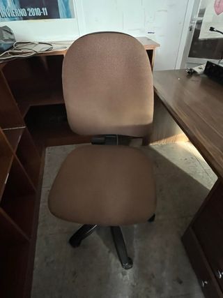 Silla de oficina giratoria regulable