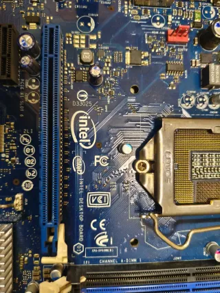 3 Placas Base. NO FUNCIONAN. Para Socket LGA1156