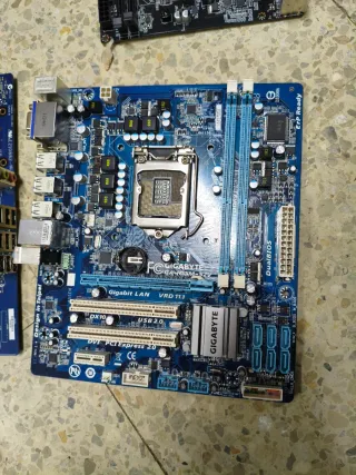 3 Placas Base. NO FUNCIONAN. Para Socket LGA1156