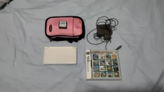 Lote Nintendo DS Blanca + Accesorios