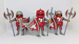 Playmobil Caballero Rojo con Hacha y Escudo