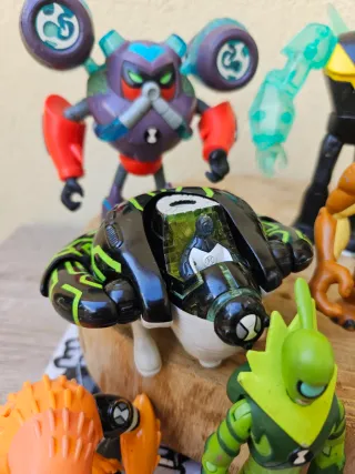 Lote Figuras Ben 10 Aliens + Relógio