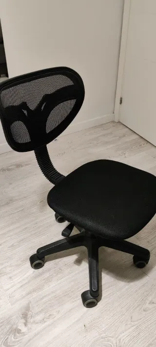 Silla escritorio giratoria negra