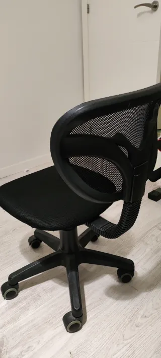 Silla escritorio giratoria negra