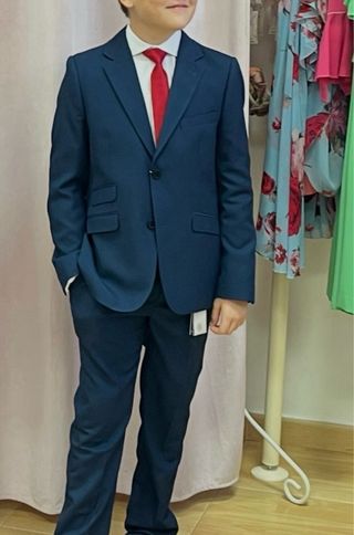 Traje azul marino