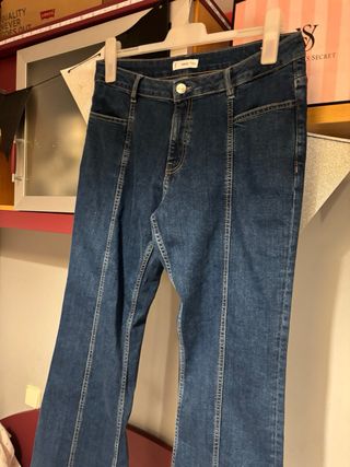 Pantalón vaquero con estrellas