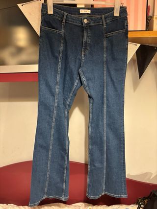 Pantalón vaquero con estrellas