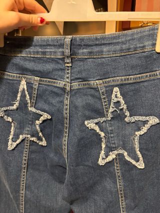 Pantalón vaquero con estrellas