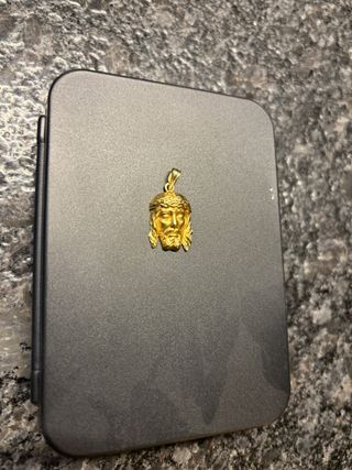 Colgante Cristo Buena Muerte Oro18K Peso aprox 2.2