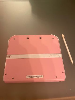 Nintendo 2DS Rosa con Animal Crossing e accessorio